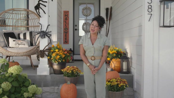 Transitioning Your Porch from Fall to Halloween